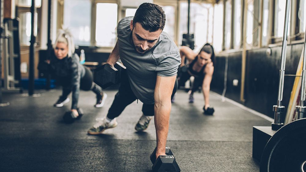 ¿Es factible hacer entrenamiento de fuerza y cardio en la misma sesión?